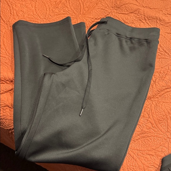 NWOT Black Half-Zip Pullover and Pants Set - Picture 5 of 6